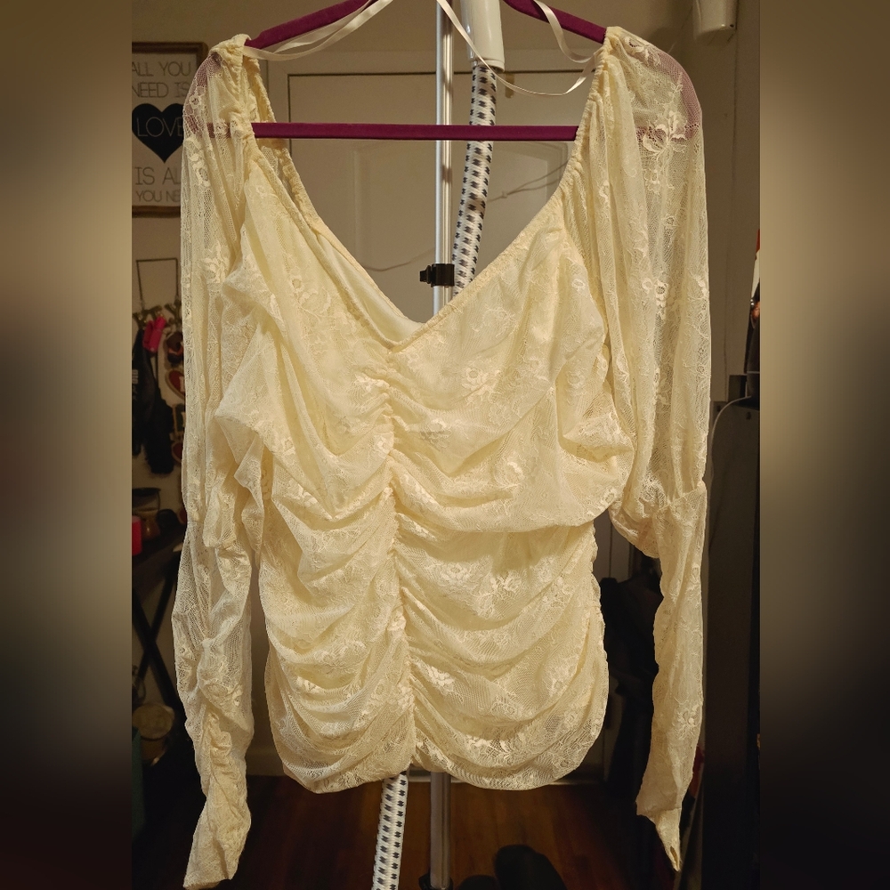 Fashion to Figure Cream V-Neck Ruched Blouse